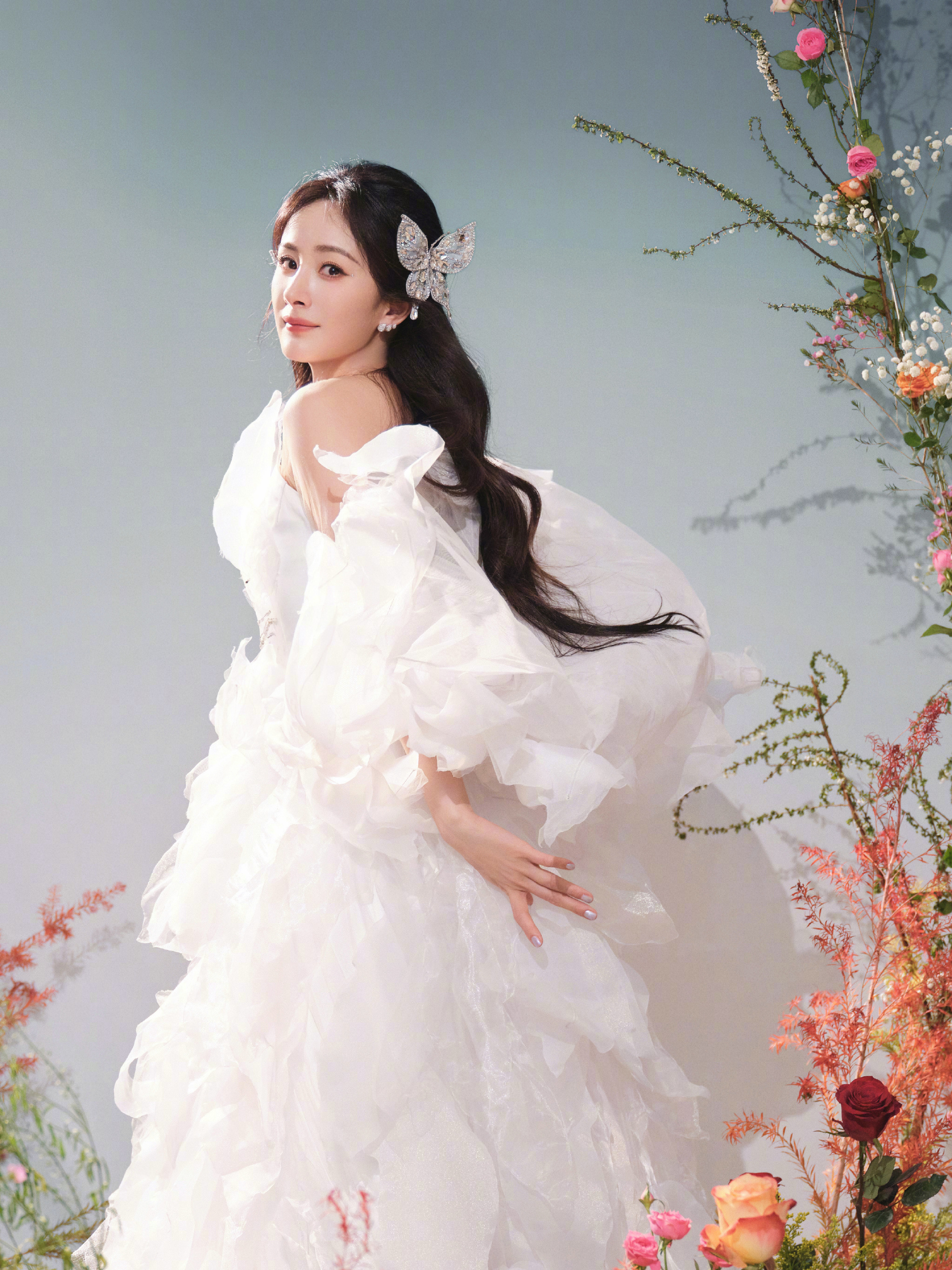 002ZLx3Bly1hx4am62ouoj623m2suhdv02.jpg 杨幂跨年演唱会/球王会体育